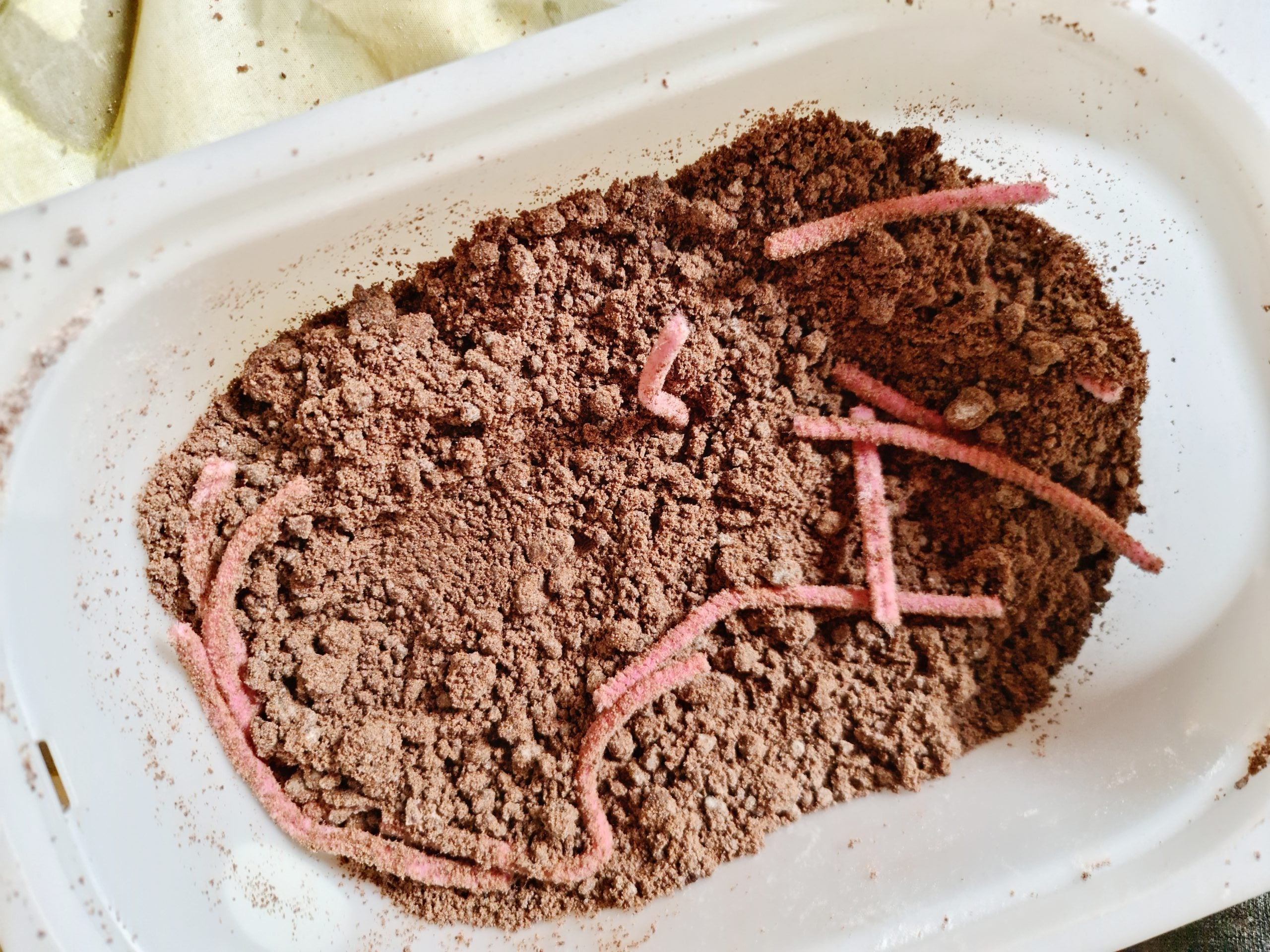 Opskrift: tastesafe legejord og legesand til børn